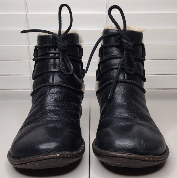 UGG Caspia Black Leather Faux Fur Low Heel Lace Up Winter Boots Sz 7 - Picture 5 of 13